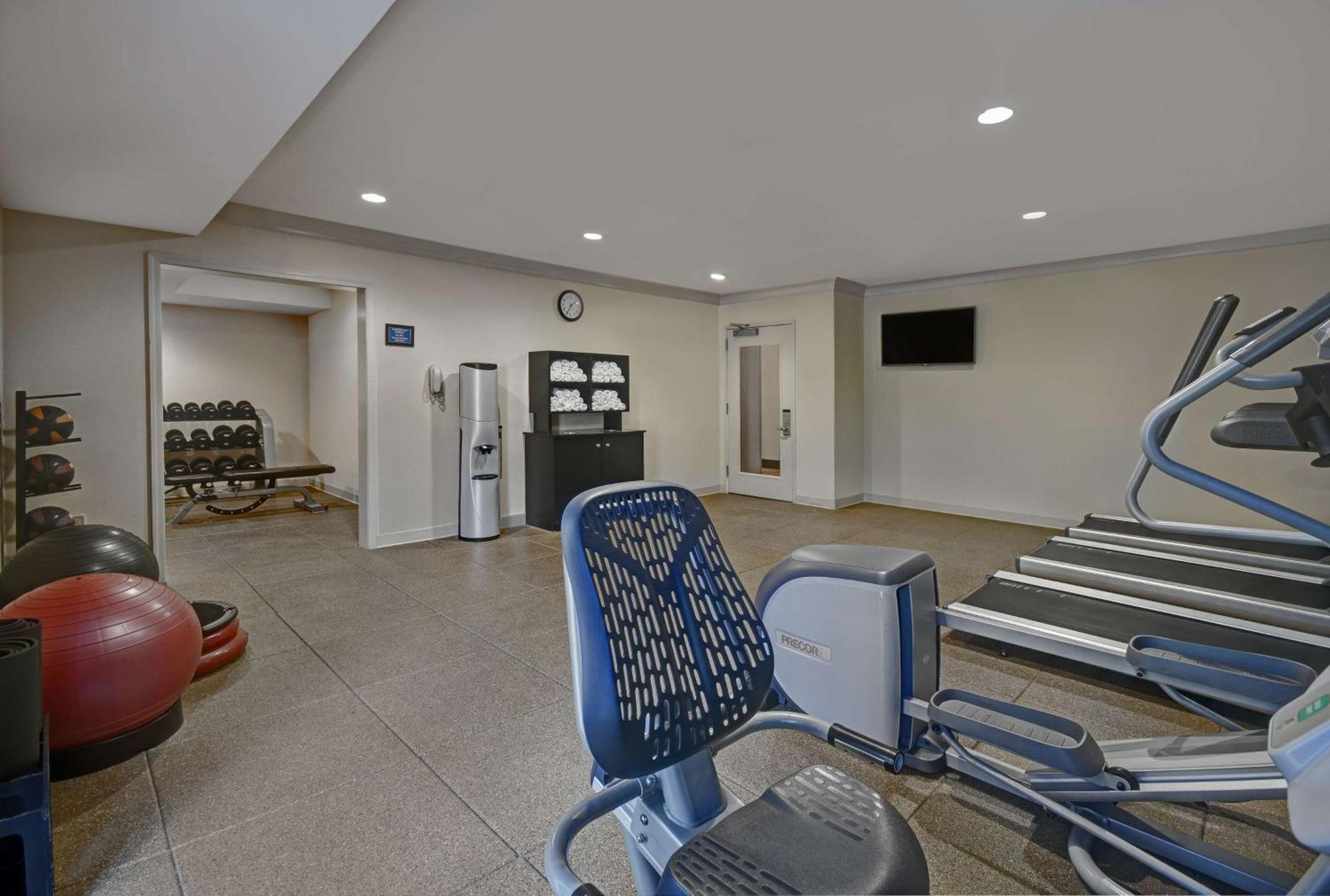 Homewood Suites By Hilton Eatontown Exterior foto